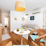 Cobblestone Comfort In