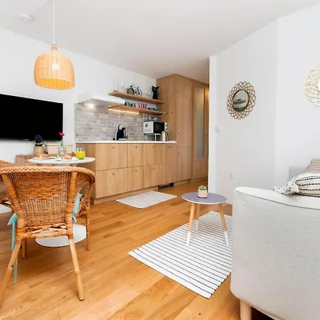 Apartment Cobblestone Comfort In