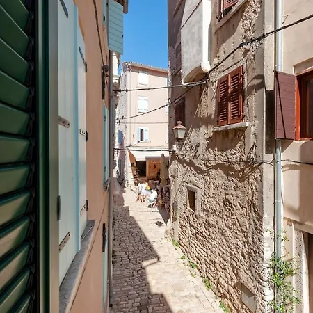 Cobblestone Comfort In Daire *